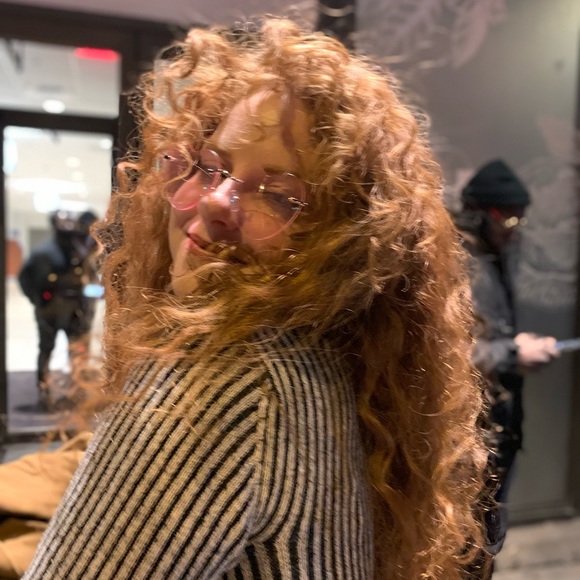 Meet your Posher, Alexandria - Picture 1 of 2